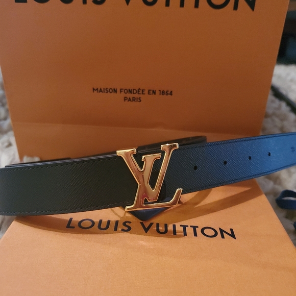 Authentic Louis Vuitton Reversable LV INITIALES 30MM Belt - Picture 2 of 10